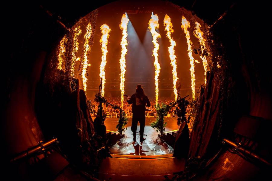 Új lemezzel jelentkezett Azahriah teltházas koncertje alatt